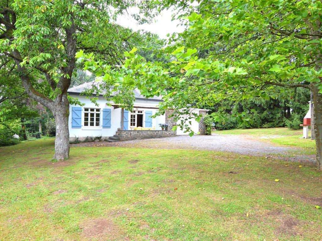 Furnished Bungalow In Monceau En Ardenne With Garden Barbecue Oizy Cameră foto