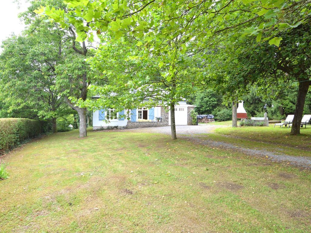 Furnished Bungalow In Monceau En Ardenne With Garden Barbecue Oizy Exterior foto